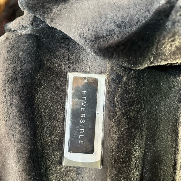 Dennis by Dennis Basso Luxury Reversible Faux Fur Coat w/ Detachable Hood - 1x - Picture 5 of 7